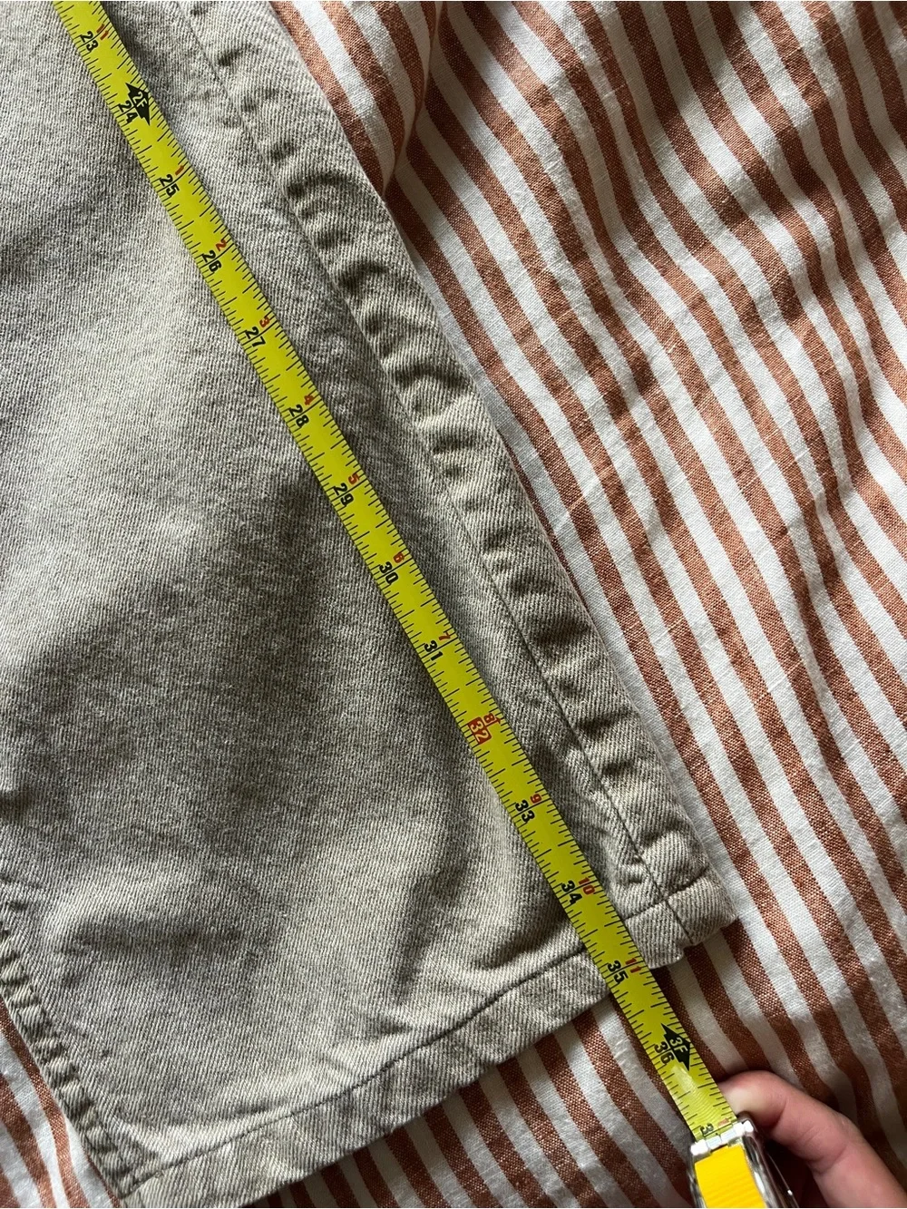 Vintage Lee Men's Relaxed Straight Jeans in beige/grey
